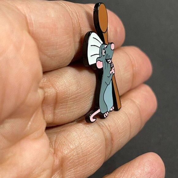 Ratatouille Mouse Lapel Pin Rat Chef Wood Spoon Badge Brooch Accessories Jewelry - Picture 7 of 11